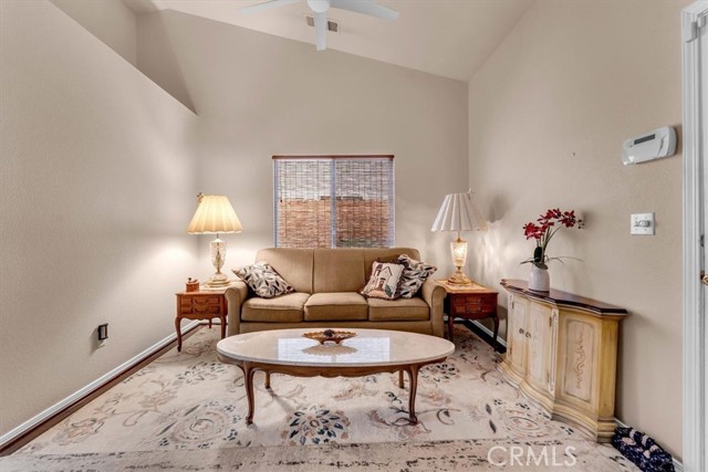 Detail Gallery Image 9 of 45 For 216 Aspen Way, Red Bluff,  CA 96080 - 4 Beds | 2 Baths