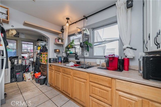 500 N Madison Avenue, Los Angeles CA: https://media.crmls.org/medias/f90009f4-4d9a-4910-9ec3-6c2ac9f5a01a.jpg