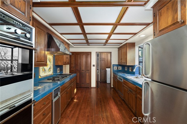 Detail Gallery Image 22 of 53 For 1534 Linda Vista Ave, Pasadena,  CA 91103 - 4 Beds | 2/1 Baths