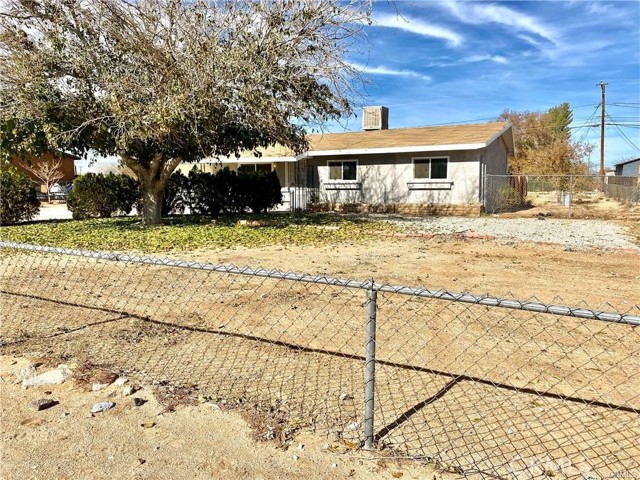 Detail Gallery Image 6 of 37 For 22788 Eyota Rd, Apple Valley,  CA 92308 - 3 Beds | 1/1 Baths