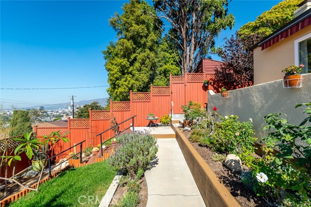 Detail Gallery Image 42 of 58 For 1404 Corona Dr, Glendale,  CA 91205 - 4 Beds | 2/1 Baths