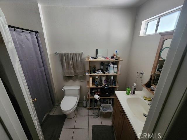 Detail Gallery Image 7 of 13 For 22660 La Rochelle Dr, Saugus,  CA 91350 - 4 Beds | 2 Baths