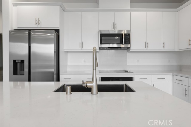 Detail Gallery Image 5 of 32 For 2571 Cloudview Privado, Ontario,  CA 91761 - 3 Beds | 2/1 Baths