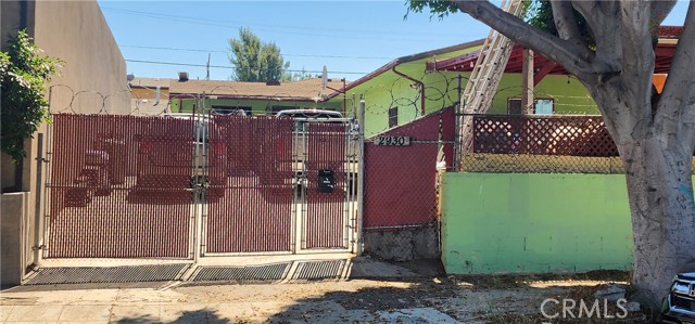 2930 W Florence Avenue, Los Angeles CA: https://media.crmls.org/medias/f903965c-5e34-41ca-83d7-ad73df632ba4.jpg