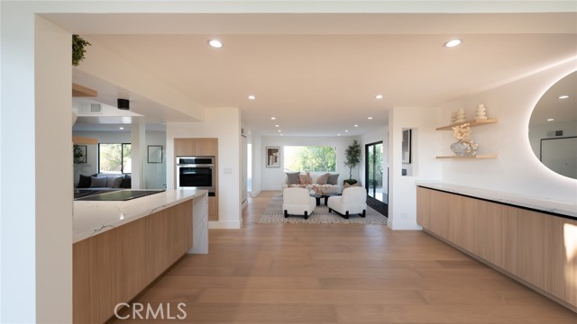 23310 Aetna Street photo 10