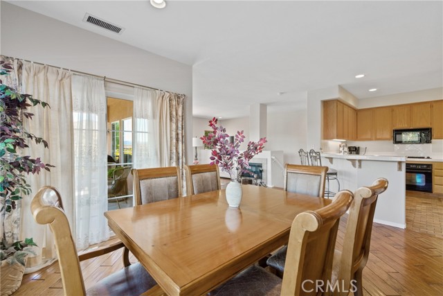 Detail Gallery Image 16 of 40 For 28003 Dickason, Valencia,  CA 91354 - 2 Beds | 2 Baths