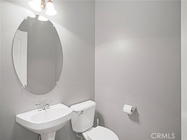 Detail Gallery Image 28 of 44 For 21103 Cross Creek Dr, Saugus,  CA 91350 - 3 Beds | 3 Baths