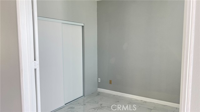 Detail Gallery Image 6 of 33 For 7575 Lime, Fontana,  CA 92336 - 5 Beds | 3 Baths