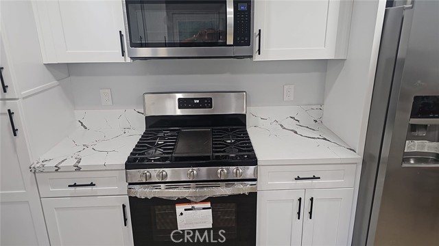 Detail Gallery Image 10 of 18 For 18914 Harnett St, Porter Ranch,  CA 91326 - 4 Beds | 2 Baths