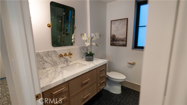 Detail Gallery Image 11 of 24 For 519 Narcissus Ave, Corona Del Mar,  CA 92625 - 3 Beds | 3 Baths