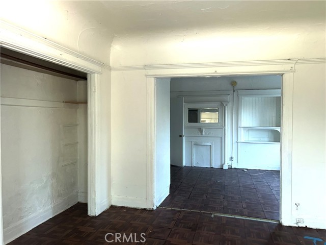 146 E 45th Street, Los Angeles CA: https://media.crmls.org/medias/f90bf696-0604-455c-a4e9-5711feacbaf6.jpg