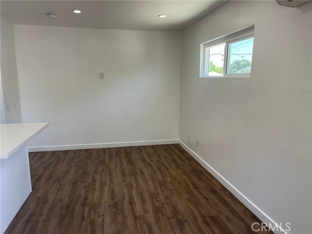 Detail Gallery Image 6 of 11 For 10053 Babbitt Ave, Northridge,  CA 91325 - 1 Beds | 1 Baths