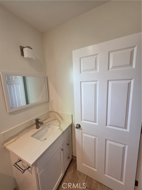 1046 N Banning Boulevard, Wilmington CA: https://media.crmls.org/medias/f90c785e-7336-4538-a0af-056c54888c14.jpg