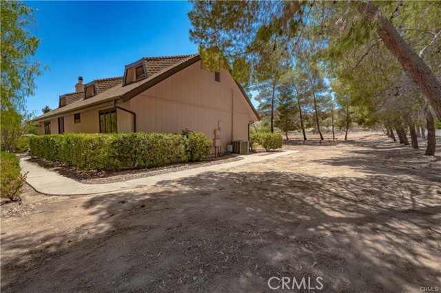 Detail Gallery Image 37 of 41 For 34155 Castlehaven Rd, Agua Dulce,  CA 91390 - 3 Beds | 3 Baths