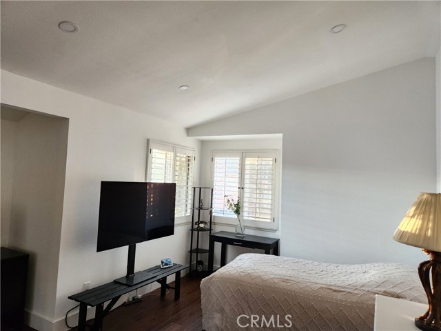 Detail Gallery Image 17 of 32 For 28030 Wildwind Rd, Canyon Country,  CA 91351 - 4 Beds | 3 Baths