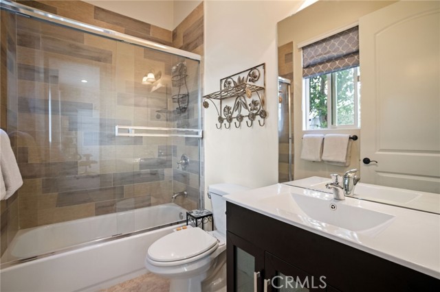 Detail Gallery Image 26 of 32 For 19241 Liam Ln, Tarzana,  CA 91356 - 5 Beds | 4/1 Baths