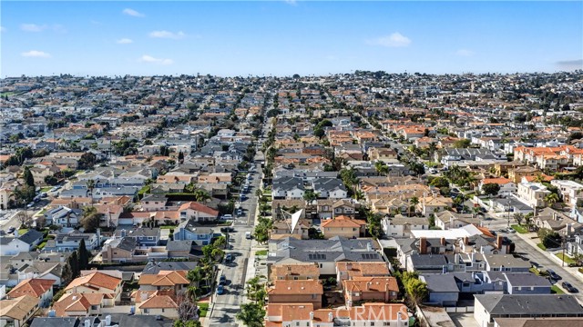 Detail Gallery Image 40 of 43 For 2203 Marshalfield #B,  Redondo Beach,  CA 90278 - 4 Beds | 3/1 Baths