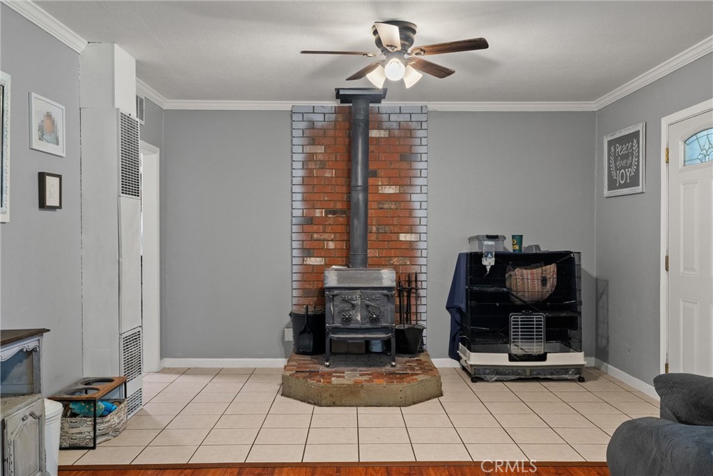 https://media.crmls.org/medias/f90e46d4-5d3a-49cf-bb29-711248515957.jpg?preset=X-Large