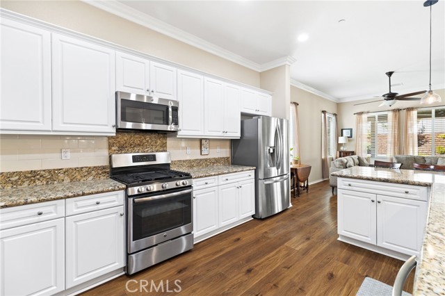 Detail Gallery Image 7 of 42 For 467 Everest Peak, Beaumont,  CA 92223 - 2 Beds | 2/1 Baths
