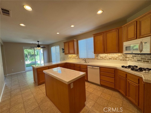 Detail Gallery Image 6 of 20 For 28346 Panorama Hills Dr, Menifee,  CA 92584 - 3 Beds | 2 Baths