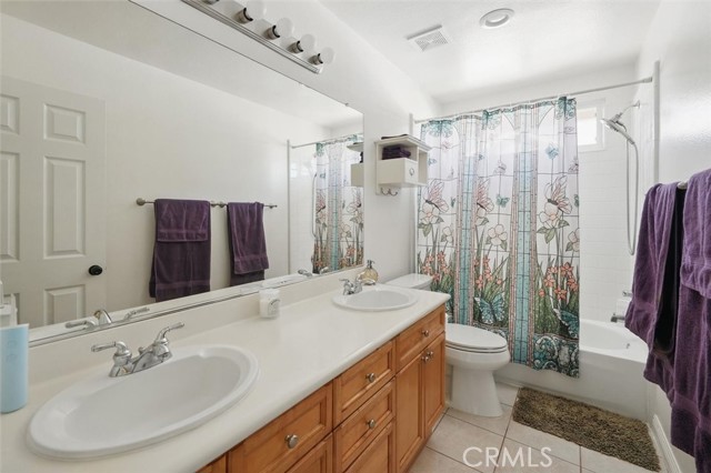 23405 Winslow Place, Valencia CA: https://media.crmls.org/medias/f90fa946-cfe9-4249-8cdd-5cfdfb3053cd.jpg