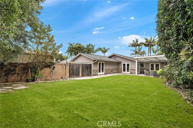 17327 Santa Lucia Street, Fountain Valley CA: https://media.crmls.org/medias/f90fb792-4d8a-4246-a8f0-ff67ccab10e0.jpg