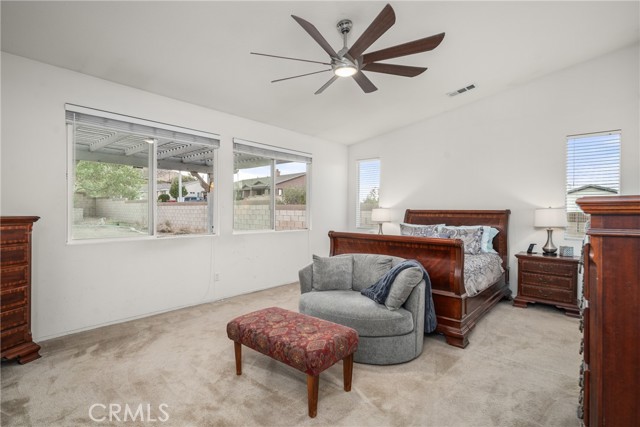 Detail Gallery Image 18 of 59 For 40651 Whitecliff Way, Palmdale,  CA 93551 - 5 Beds | 2/1 Baths