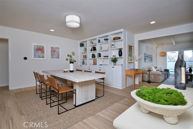 12614 Morrison Street, Valley Village CA: https://media.crmls.org/medias/f910f839-ab35-4167-aad0-b4cd2a30bf1f.jpg