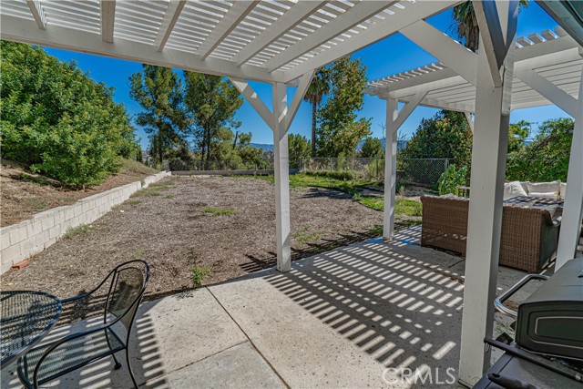 27412 Garza Drive, Saugus CA: https://media.crmls.org/medias/f9110d3e-076f-4d75-8fc0-7422899fcdee.jpg