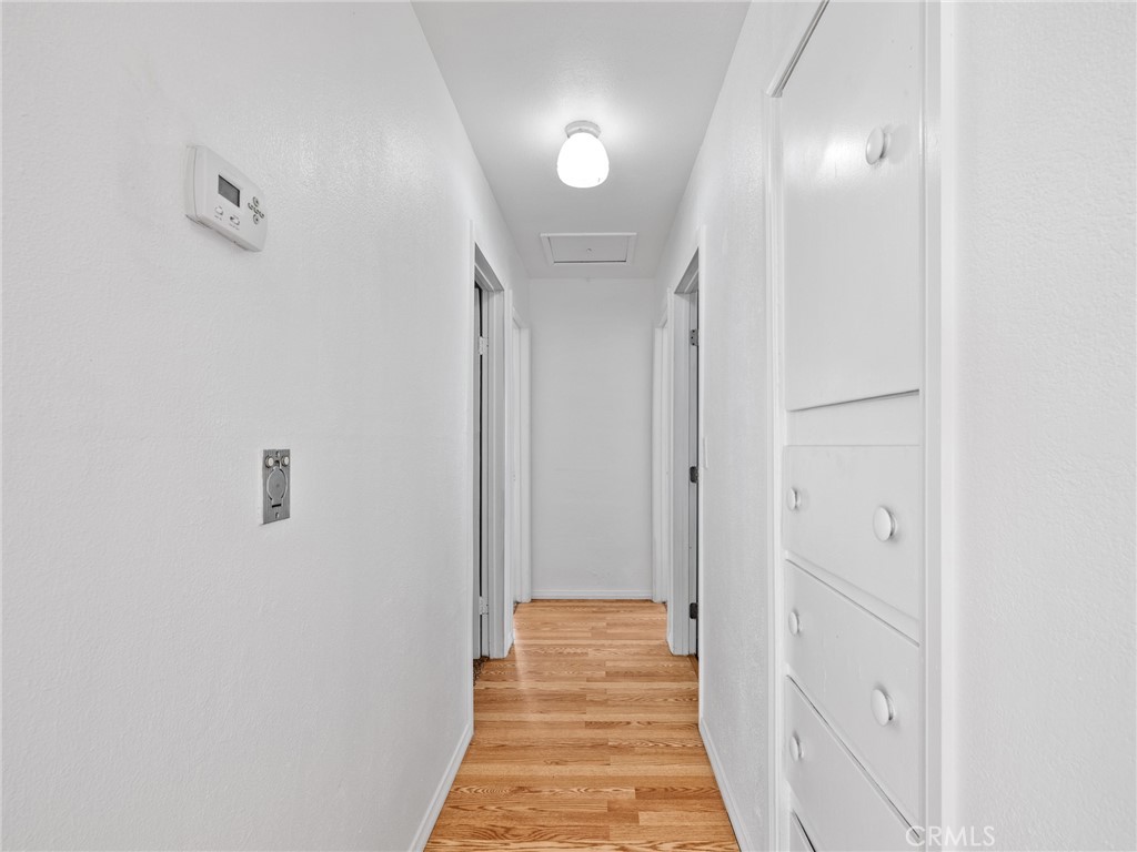 https://media.crmls.org/medias/f9112a09-0284-432c-a2b6-126b8ece54fb.jpg?preset=X-Large