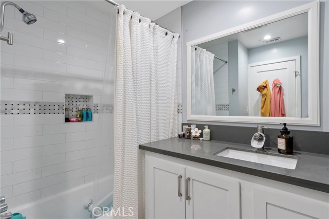 11938 Exposition Boulevard, Los Angeles CA: https://media.crmls.org/medias/f91139bc-dd58-4e77-b93a-190a032172ce.jpg