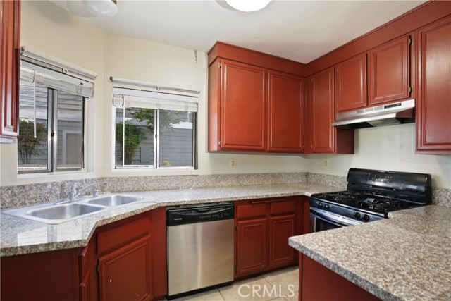 Detail Gallery Image 7 of 25 For 260 Victoria St #32,  Costa Mesa,  CA 92627 - 2 Beds | 2/1 Baths