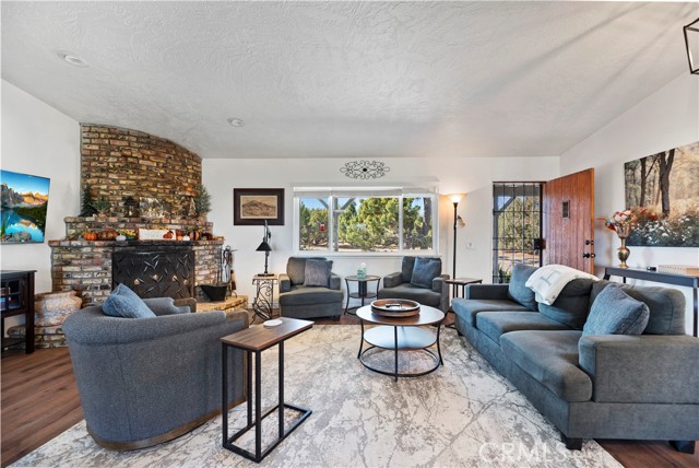 Detail Gallery Image 8 of 48 For 7215 Kourie Way, Oak Hills,  CA 92344 - 2 Beds | 2 Baths