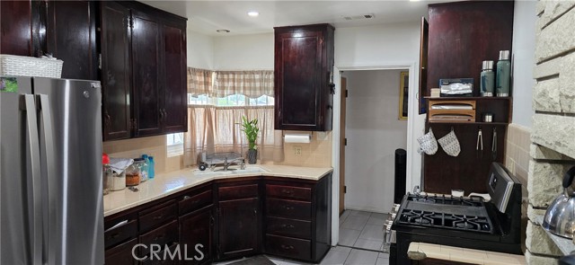 6718 Del Rosa Avenue, San Bernardino CA: https://media.crmls.org/medias/f91241f0-4a18-45df-b00a-a44d58332ca3.jpg