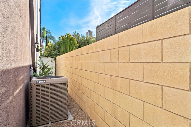 Detail Gallery Image 30 of 30 For 1974 Meyer Pl #D,  Costa Mesa,  CA 92627 - 2 Beds | 2/1 Baths