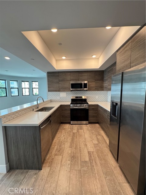 Detail Gallery Image 6 of 34 For 4383 N Sepulveda Blvd, Sherman Oaks,  CA 91403 - 2 Beds | 2 Baths