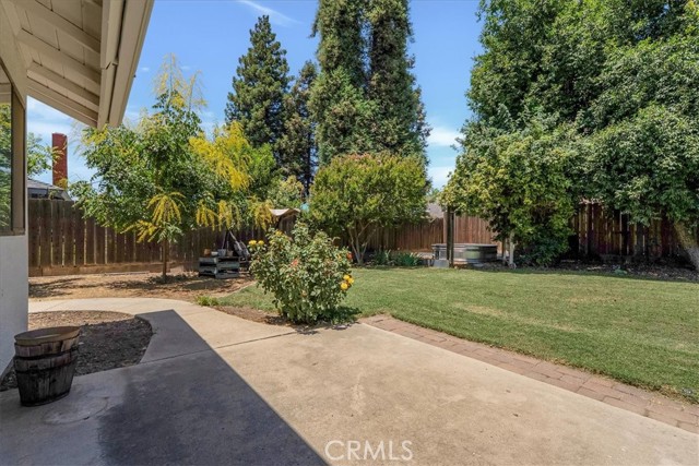 801 Vine St, Exeter CA: https://media.crmls.org/medias/f9136f08-5a9f-4757-b79c-9d77deb155b1.jpg