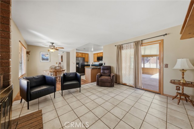 Detail Gallery Image 3 of 42 For 100 Amber Ct, Redlands,  CA 92374 - 3 Beds | 2 Baths