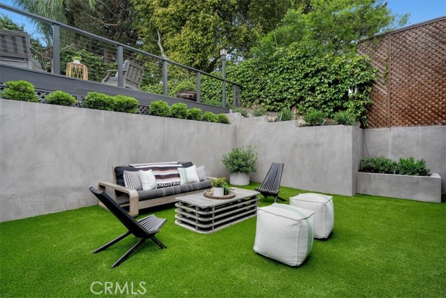 1012 10th Street, Manhattan Beach CA: https://media.crmls.org/medias/f914baa1-1724-4a8b-8bce-321c543d02d6.jpg