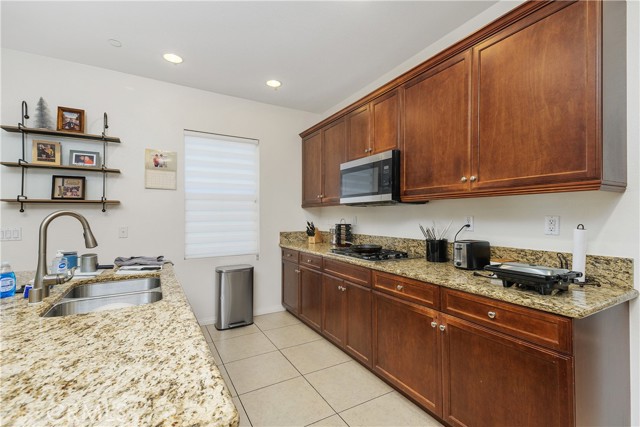 Detail Gallery Image 15 of 36 For 37066 Whispering Hills Dr, Murrieta,  CA 92563 - 5 Beds | 3 Baths