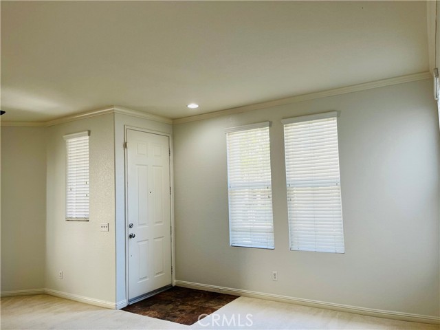 Detail Gallery Image 2 of 21 For 42155 Calabria Dr, Temecula,  CA 92591 - 4 Beds | 2/1 Baths