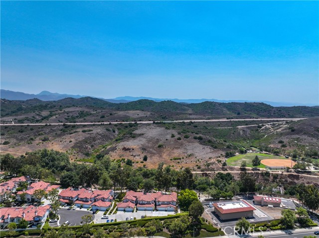 180 Via Lampara, Rancho Santa Margarita CA: https://media.crmls.org/medias/f9160c53-1c35-438d-89ac-eba11228b494.jpg