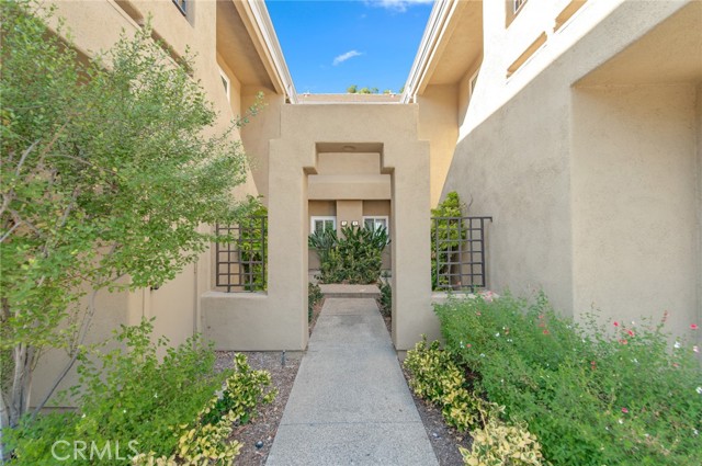 Detail Gallery Image 3 of 23 For 11 Auburn Aisle, Irvine,  CA 92612 - 2 Beds | 2 Baths