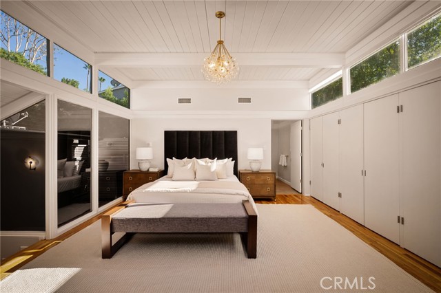 Detail Gallery Image 21 of 51 For 4750 Poe Ave, Woodland Hills,  CA 91364 - 4 Beds | 4 Baths