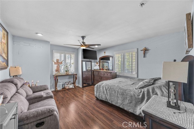 Detail Gallery Image 18 of 39 For 1709 S Townsend St, Santa Ana,  CA 92704 - 4 Beds | 2/1 Baths