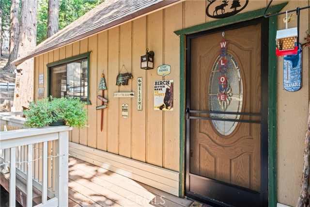 Detail Gallery Image 15 of 33 For 28686 Shenandoah Dr, Lake Arrowhead,  CA 92352 - 4 Beds | 3 Baths