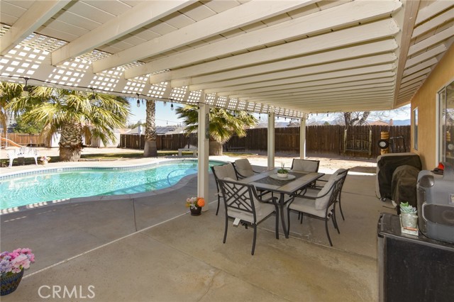 Detail Gallery Image 5 of 60 For 15094 Farmington St, Hesperia,  CA 92345 - 3 Beds | 2 Baths