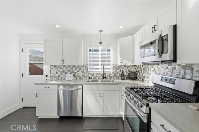 2005 phelan Lane, Redondo Beach CA: https://media.crmls.org/medias/f91735af-d0de-4810-8e09-6b70c3e4b842.jpg