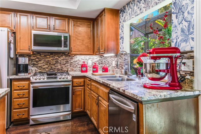 Detail Gallery Image 16 of 32 For 2261 Stonewood Ct, San Pedro,  CA 90732 - 2 Beds | 3 Baths