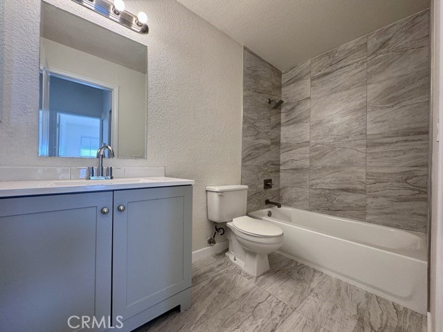 https://media.crmls.org/medias/f9187576-78df-4ed7-b1c5-142609f20ab5.jpg?preset=X-Large